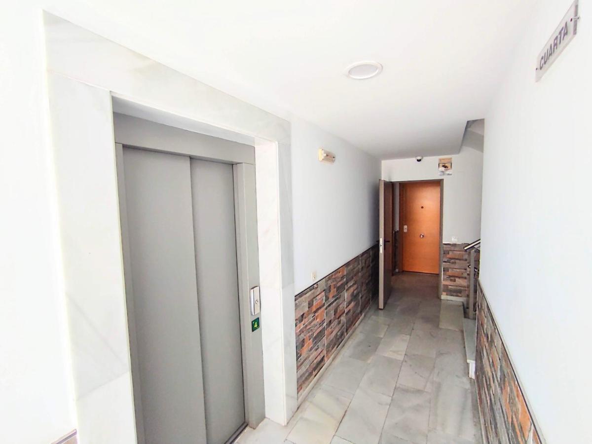 Manuela Nogales Apartments! Málaga Eksteriør billede